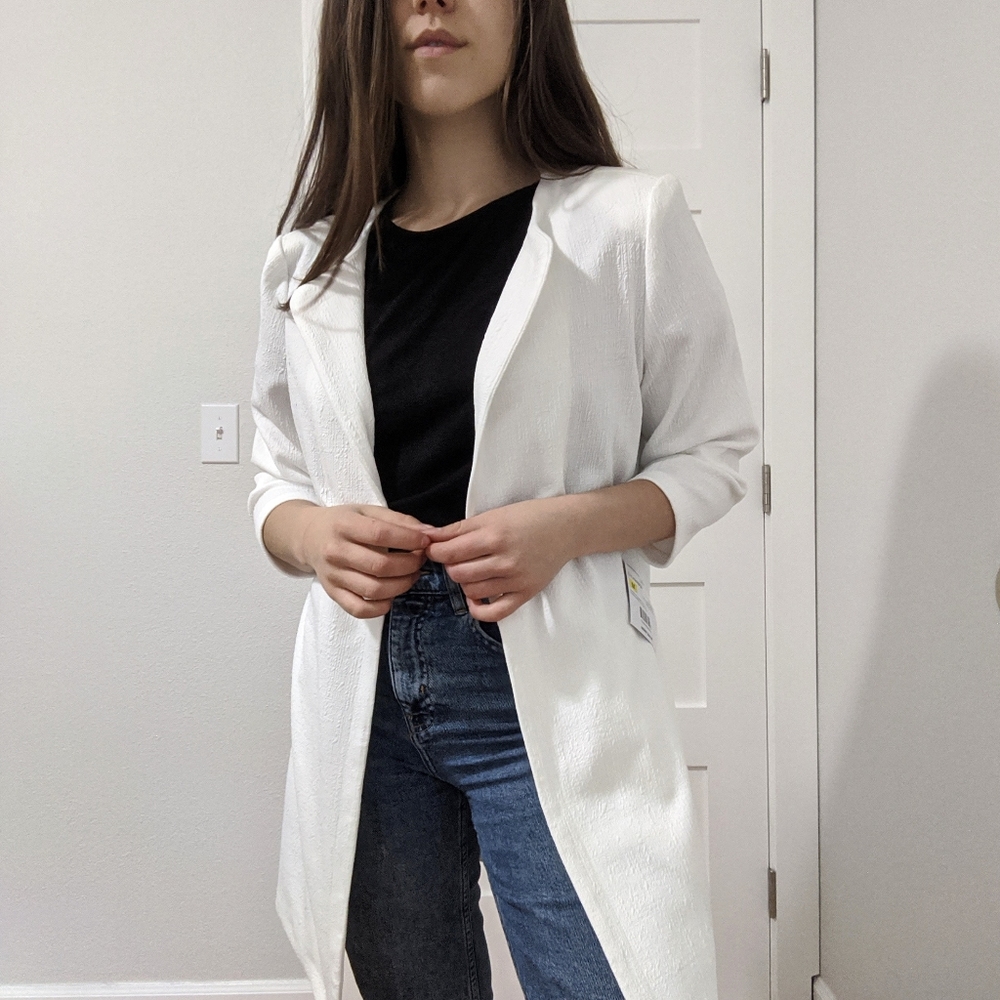 White Jacket | Business Attire | Minimalist - Picture 3 of 4
